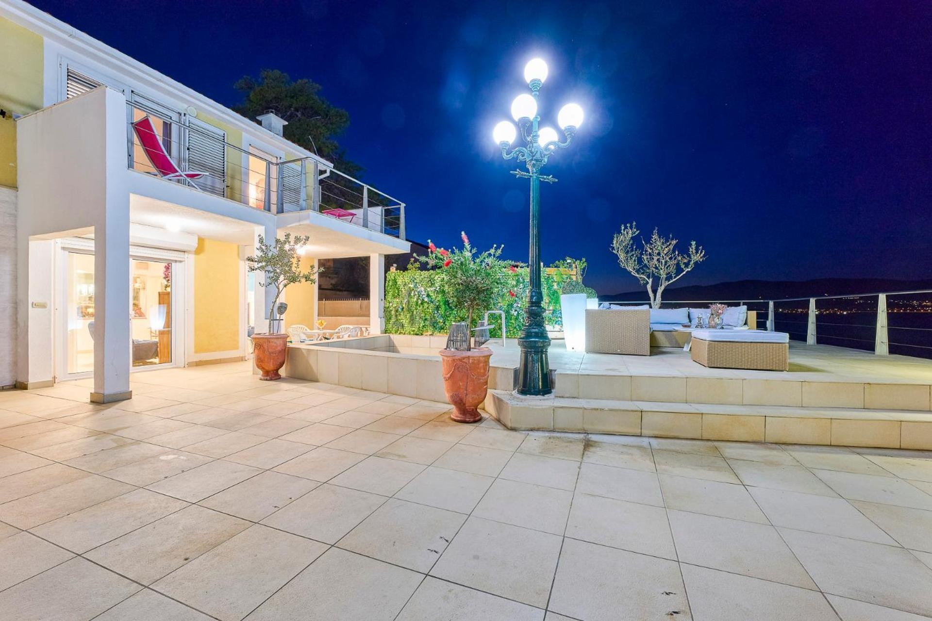Villa Unique Sur La Plage Pour Des Vacances Inoubliables En Famille Ou Entre Amis Pour 10 Personnes Slatine Exterior foto