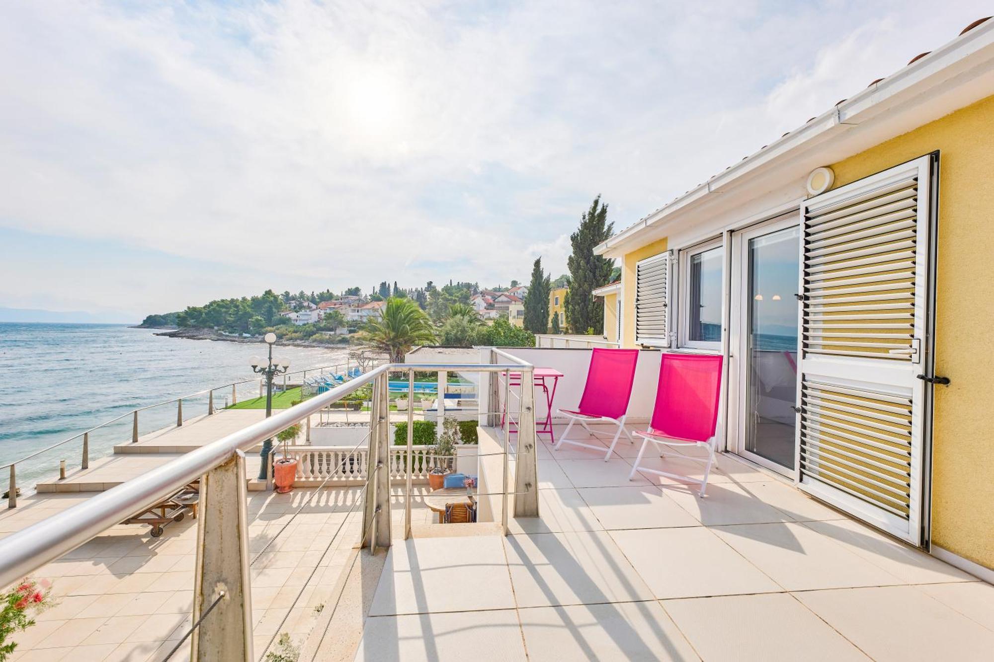 Villa Unique Sur La Plage Pour Des Vacances Inoubliables En Famille Ou Entre Amis Pour 10 Personnes Slatine Exterior foto