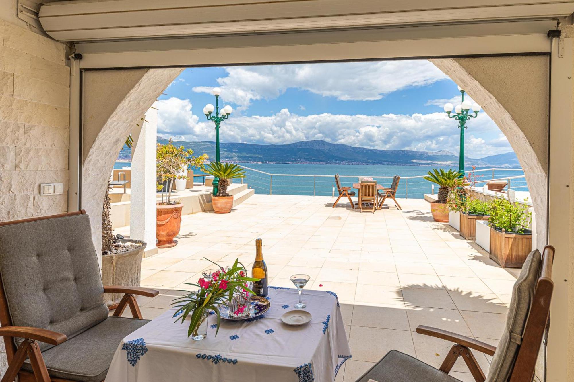 Villa Unique Sur La Plage Pour Des Vacances Inoubliables En Famille Ou Entre Amis Pour 10 Personnes Slatine Exterior foto